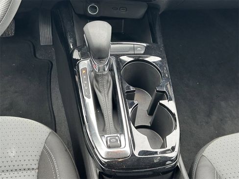 Used 2025 Chevrolet Trax LT image 20