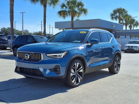 Certified 2023 Volvo XC40 B4 Plus w/ Driver Assist Package image 3
