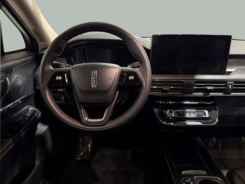 Certified 2024 Lincoln Corsair AWD w/ Equipment Group 101A image 20