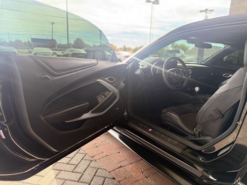 Used 2018 Chevrolet Camaro SS image 32