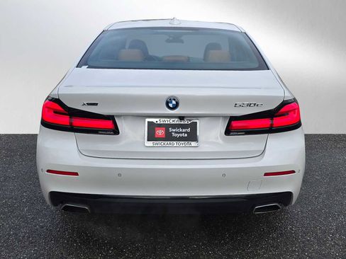 Used 2023 BMW 530e xDrive w/ Premium Package image 4