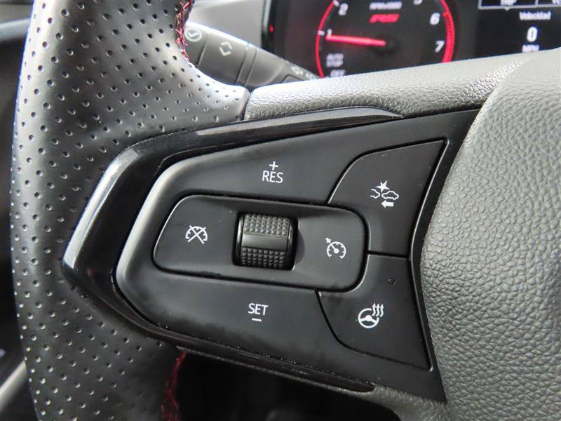 Used 2024 Chevrolet Trax RS FWD image 17