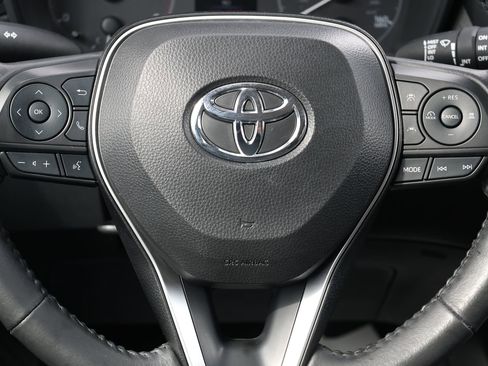 Used 2024 Toyota Corolla Cross LE AWD/4WD image 17