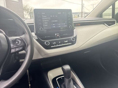 Used 2020 Toyota Corolla LE image 27