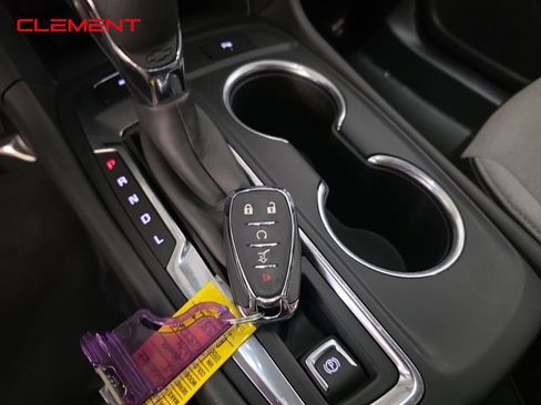 Used 2023 Chevrolet Equinox LT w/ Driver Convenience Package image 21