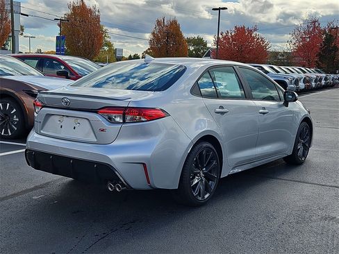New 2026 Toyota Corolla SE image 2