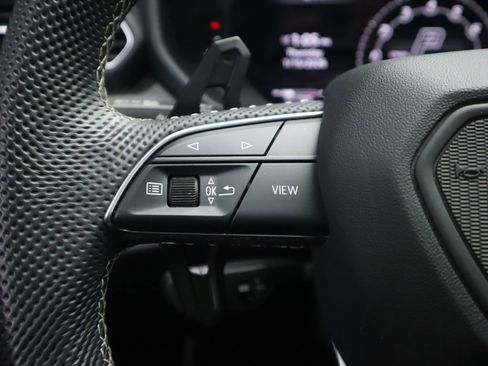 Used 2022 Lamborghini Urus image 11