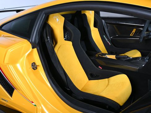 Used 2014 Lamborghini Gallardo LP 570-4 Squadra Corse AWD/4WD image 27