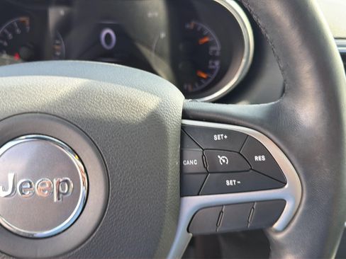 Used 2019 Jeep Grand Cherokee Limited w/ Trailer Tow Group IV AWD/4WD image 14