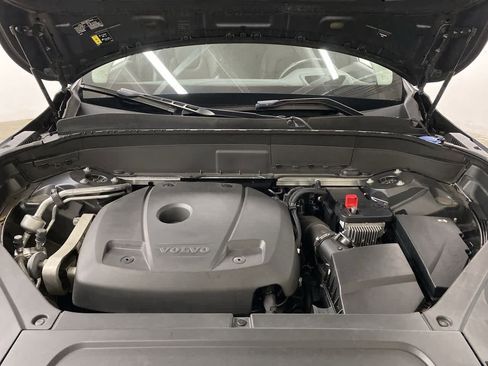 Used 2022 Volvo XC90 T5 Momentum image 13