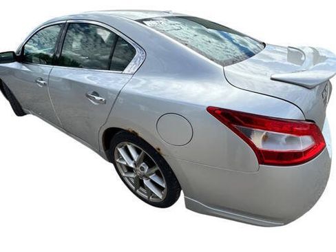 Used 2010 Nissan Maxima 3.5 SV w/ Sport Pkg FWD image 3