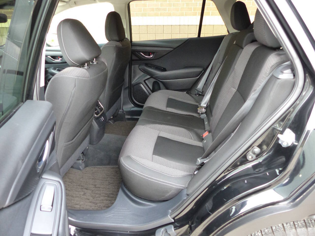 Used 2023 Subaru Outback Premium AWD/4WD image 36