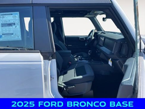 New 2025 Ford Bronco 4-Door image 15