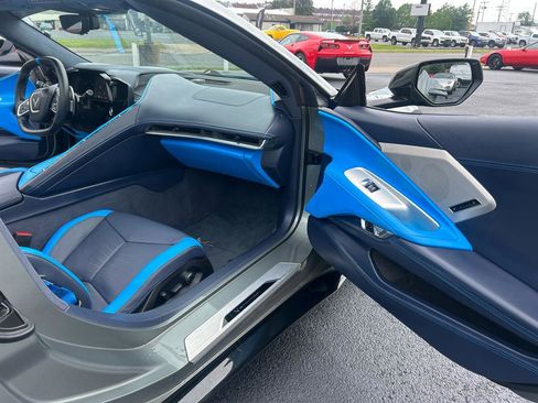 Used 2022 Chevrolet Corvette Stingray Premium Conv w/ Z51 Performance Package RWD image 16