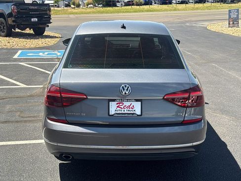 Used 2018 Volkswagen Passat 2.0T SE FWD image 10