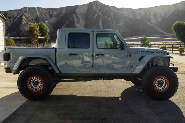Used 2023 Jeep Gladiator Mojave w/ LED Lighting Group AWD/4WD image 9