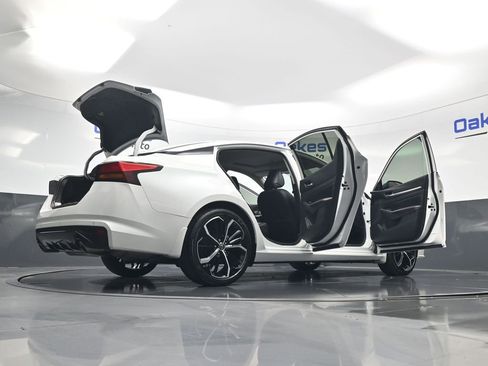 Used 2024 Nissan Altima 2.5 SR w/ SR Premium Package image 59