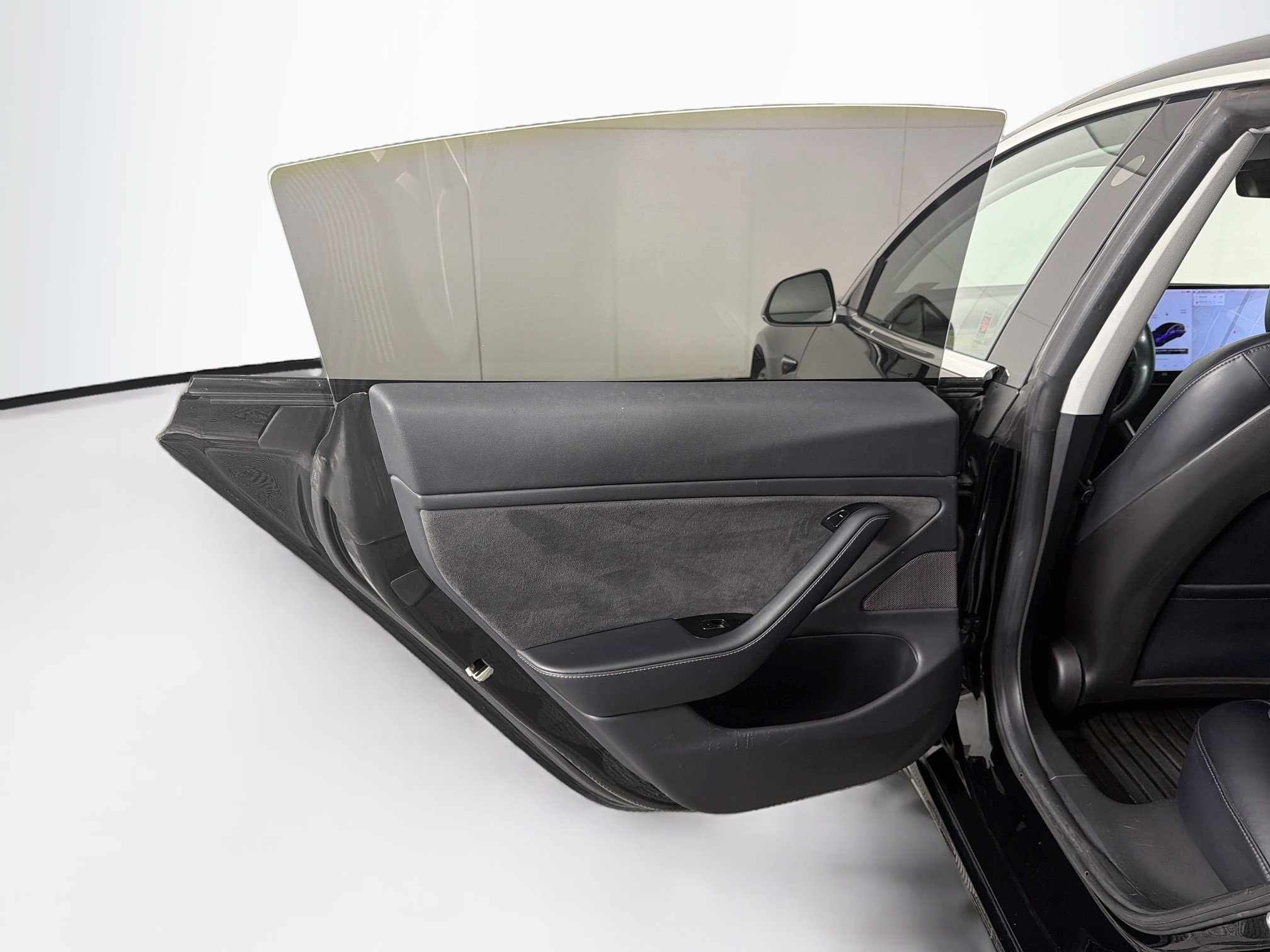 Used 2018 Tesla Model 3 Long Range RWD image 26