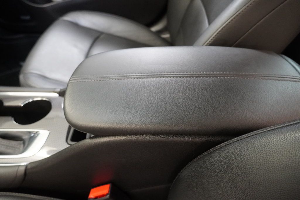 Used 2018 Chevrolet Malibu LT w/ Leather Package FWD image 24