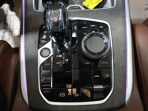 Used 2021 BMW X7 M50i image 31