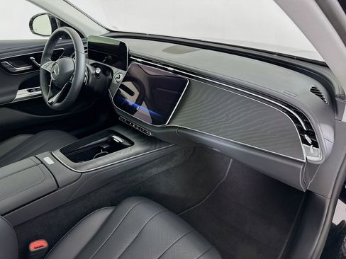 Used 2025 Mercedes-Benz E 350 Sedan image 30