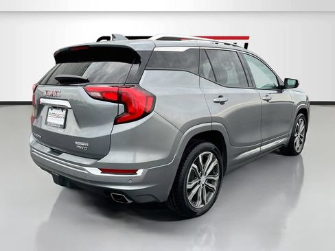 Used 2020 GMC Terrain Denali w/ Denali Premium Package AWD/4WD image 7