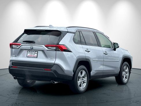 Used 2022 Toyota RAV4 LE image 4