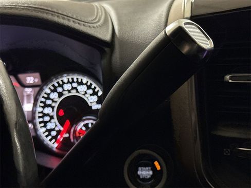 Used 2019 RAM 2500 Laramie w/ Black Appearance Package image 18