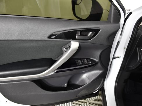 Used 2022 Mitsubishi Eclipse Cross LE image 34