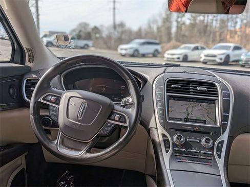 Used 2020 Lincoln Nautilus Reserve image 30