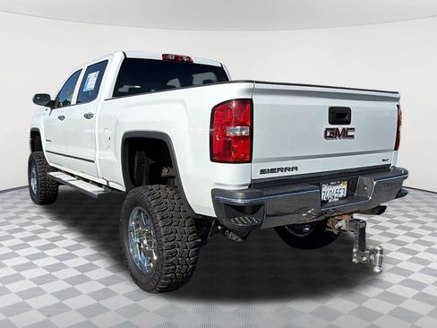 Used 2017 GMC Sierra 2500 SLT w/ Suspension Package, Off-Road AWD/4WD image 7