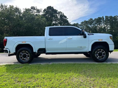 Used 2022 GMC Sierra 2500 AT4 w/ AT4 Preferred Package AWD/4WD image 4