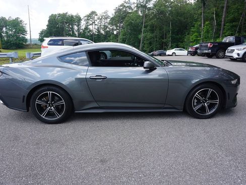 Used 2025 Ford Mustang Coupe RWD image 20