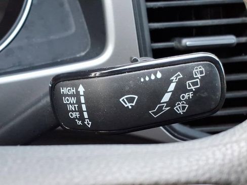 Used 2020 Volkswagen Atlas Cross Sport S image 26