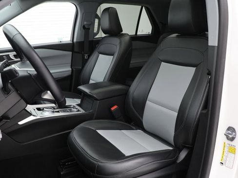 Used 2023 Ford Explorer XLT w/ Equipment Group 202A image 16