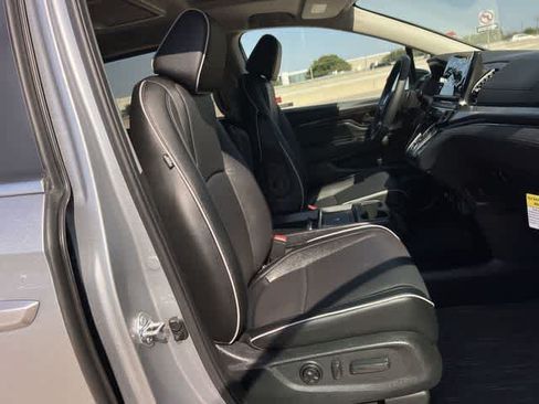 Certified 2026 Honda Odyssey Touring image 12