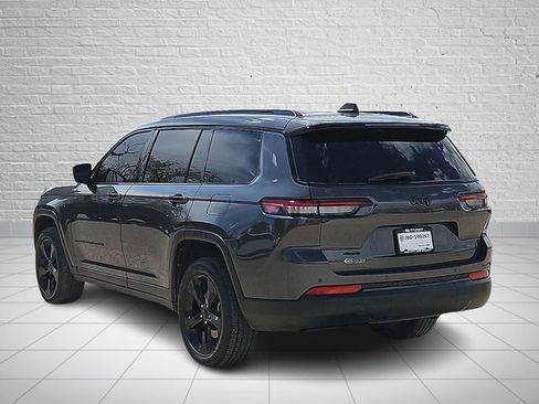 Used 2023 Jeep Grand Cherokee L Laredo image 3