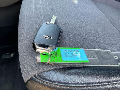 Used 2021 Kia Seltos S FWD image 18