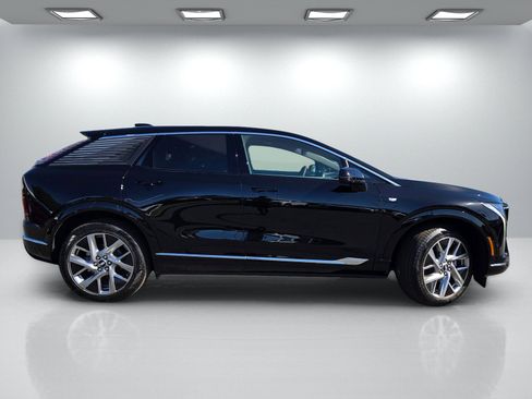 New 2026 Cadillac Optiq Luxury 2 AWD/4WD image 3