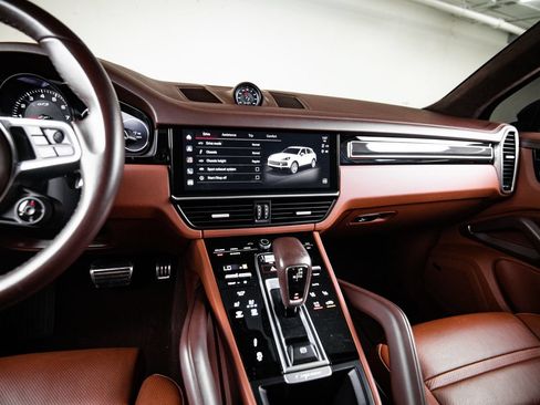 Certified 2023 Porsche Cayenne GTS AWD/4WD image 19