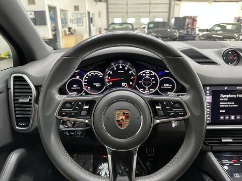 Used 2019 Porsche Cayenne S image 20