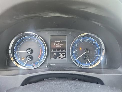 Used 2017 Toyota Corolla LE w/ Carpet Mat Package (TMS) FWD image 12