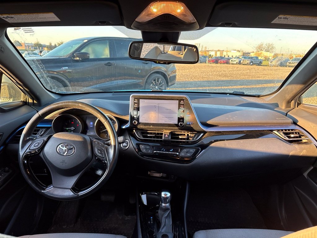 Used 2019 Toyota C-HR XLE FWD image 17