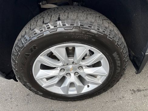 Used 2022 Chevrolet Silverado 1500 Custom w/ Safety Confidence Package AWD/4WD image 11
