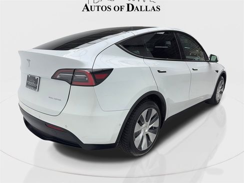 Used 2021 Tesla Model Y Long Range image 9