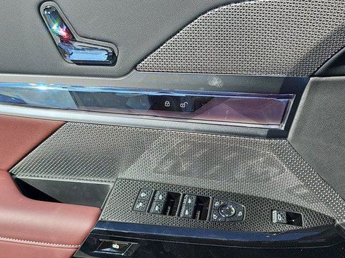 New 2025 BMW i7 eDrive50 w/ Premium Package image 29