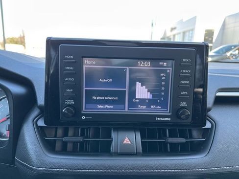 Used 2022 Toyota RAV4 LE image 31