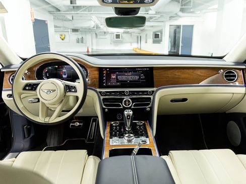 Certified 2026 Bentley Flying Spur V8 AWD/4WD image 29