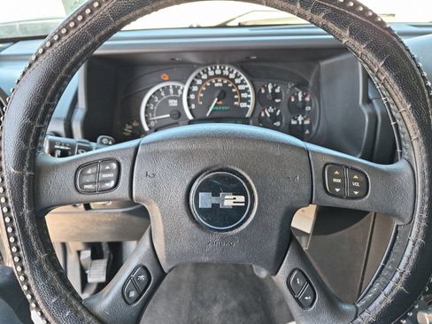 Used 2005 HUMMER H2 SUT w/ Preferred Equipment Group AWD/4WD image 20
