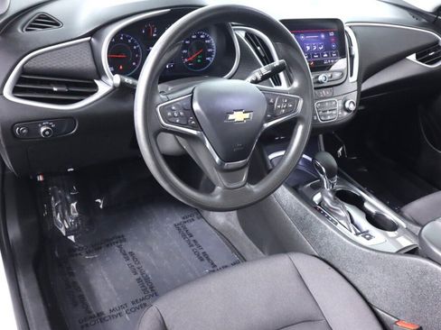 Used 2023 Chevrolet Malibu LT FWD image 9